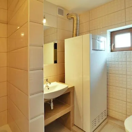 Spacious With Private Garden Casa de Férias *