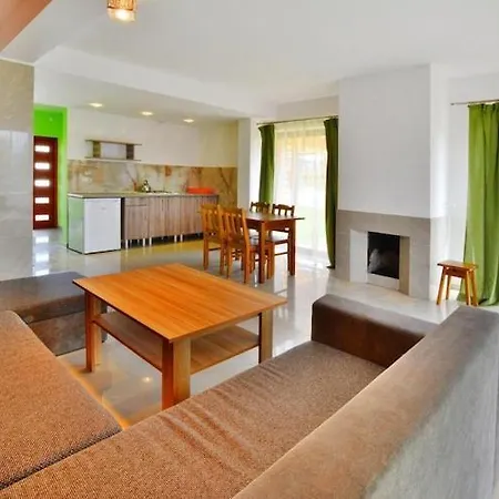 Spacious With Private Garden *