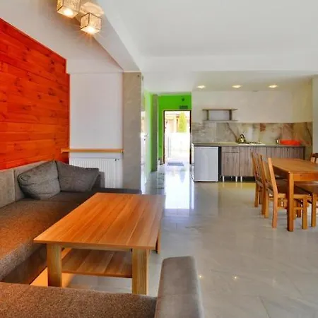 Spacious With Private Garden Sarbinowo