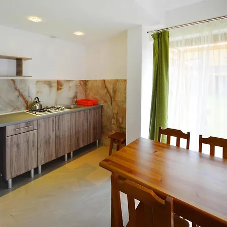 Spacious With Private Garden