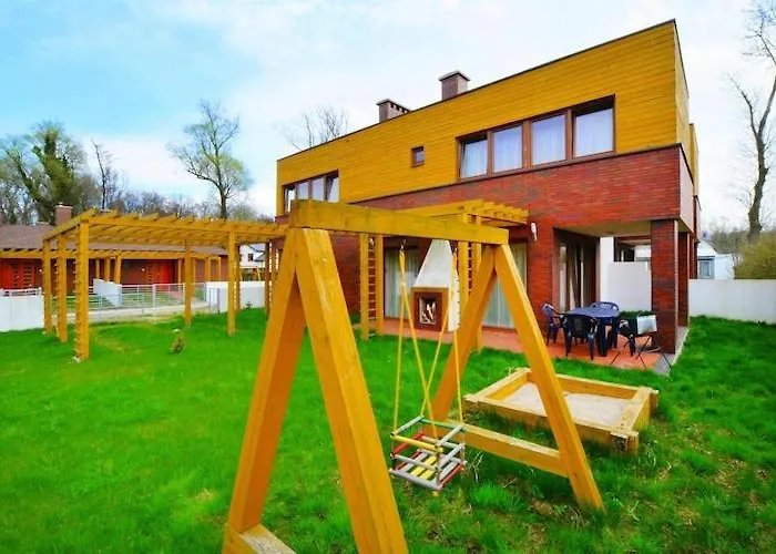 Spacious With Private Garden Sarbinowo